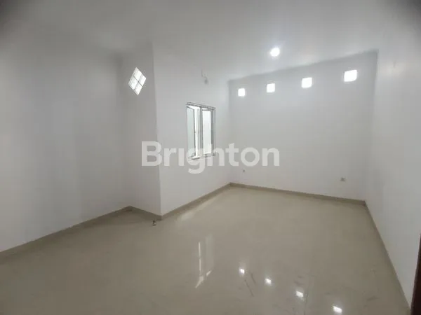 image RUMAH TOMANG JALAN BESAR, SANGAT STRATEGIS, JAKARTA BARAT (5)