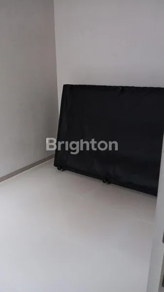 image RUNGKUT ASRI SIAP HUNI KONDISI TERAWAT DEKAT MERR (5)