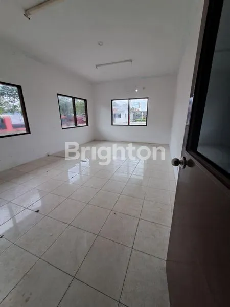 image TURUN HARGA GUDANG STRATEGIS PINGGIR JALAN UTAMA MULAWARMAN (8)