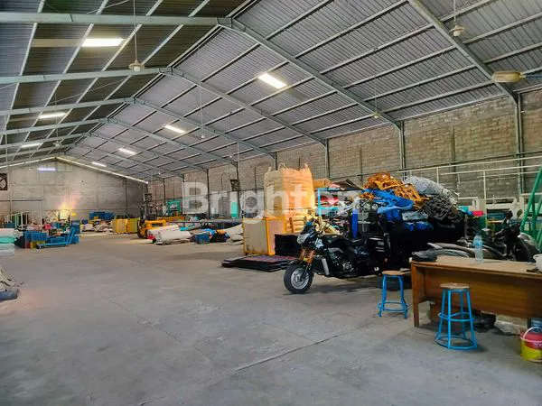 image DISEWAKAN GUDANG TERAWAT & SIAP PAKAI TROPODO SIDOARJO (4)