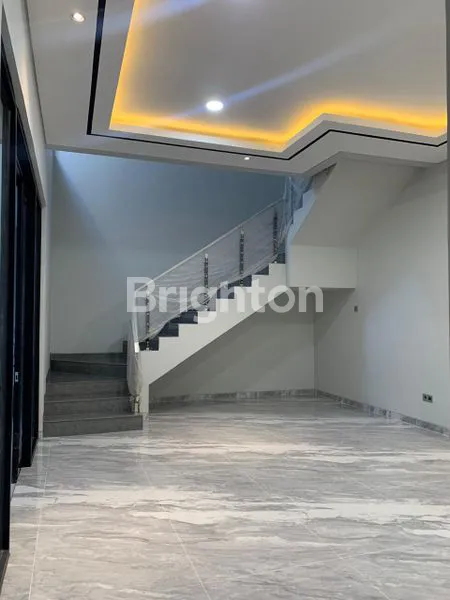 image RUMAH BARU GRESS 3 LANTAI ALAM HIJAU CITRALAND (4)