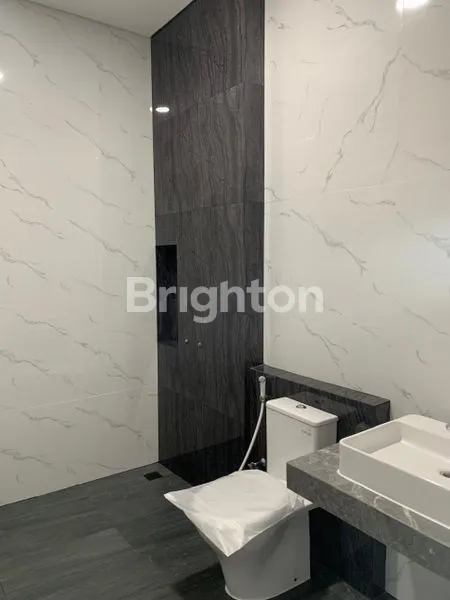 image RUMAH BARU GRESS 3 LANTAI ALAM HIJAU CITRALAND (6)