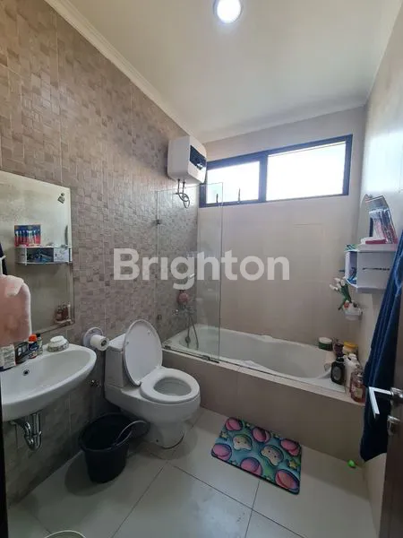 image RUMAH MEWAH LT 240 DI KOTA WISATA CIBUBUR (3)