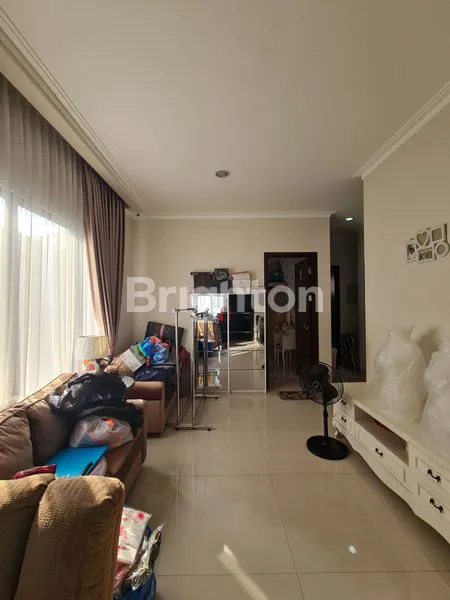 image RUMAH MEWAH LT 240 DI KOTA WISATA CIBUBUR (4)