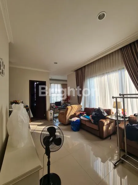 image RUMAH MEWAH LT 240 DI KOTA WISATA CIBUBUR (5)