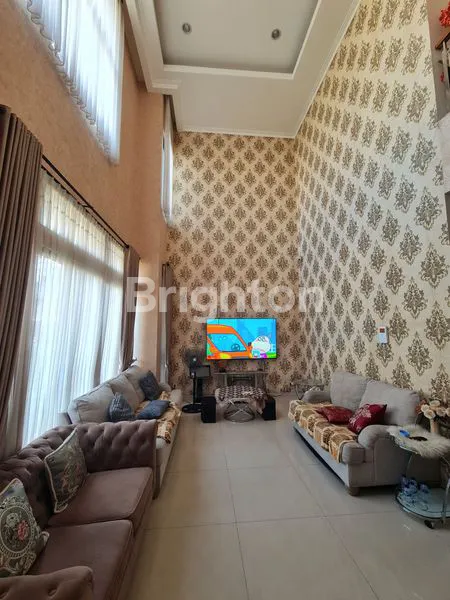 image RUMAH MEWAH LT 240 DI KOTA WISATA CIBUBUR (1)