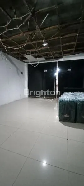 image GEDUNG KANTOR AKSES JALAN RAYA (7)