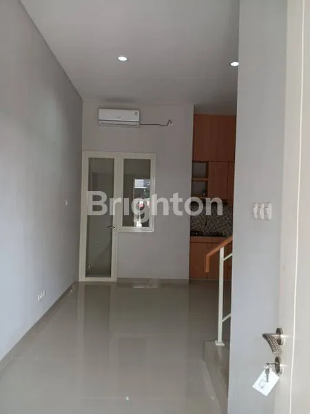 image DEKAT MERR, RUNGKUT, SIAP HUNI, RUMAH 2 LANTAI, LEBAR 10, SURABAYA  (3)