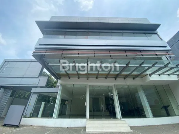 image GEDUNG EX SHOWROOM SERVICE MOBIL SUNTER (1)