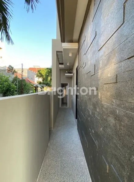 image RUMAH BARU SUTOREJO 2 LANTAI DEKAT UWK, MULYOSARI, PAKUWON CITY (8)