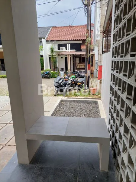 image RUMAH 2 LANTAI DIJUAL CEPAT EXIT CILEDUK (2)