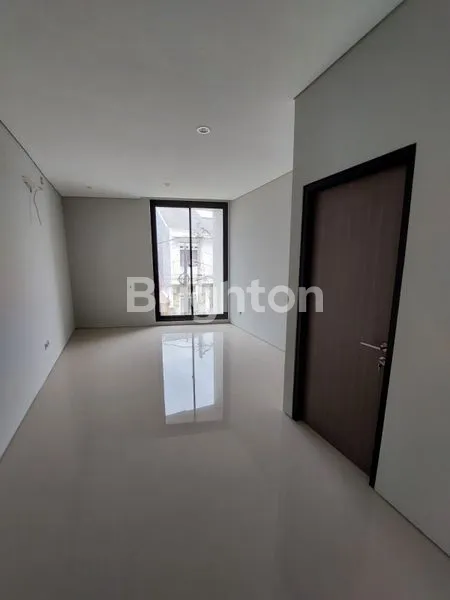 image RUMAH 2 LANTAI DIJUAL CEPAT EXIT CILEDUK (6)