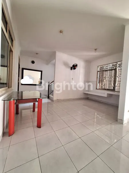 image RUMAH 2LANTAI SEMI FURNISH SIAP HUNI TAMAN SEMANAN INDAH JAKARTA BARAT (6)