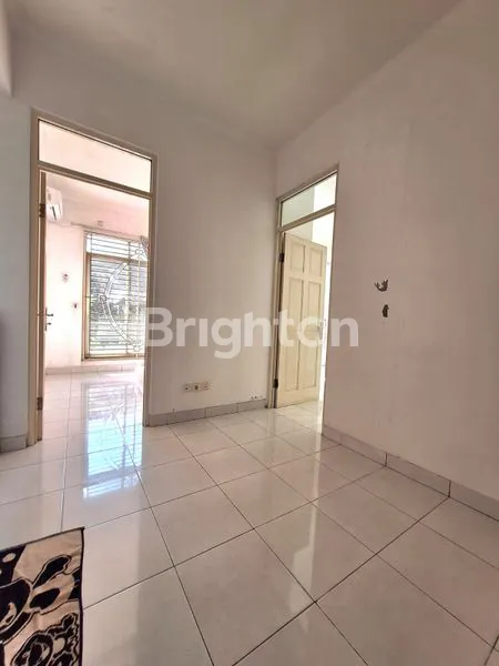 image RUMAH 2LANTAI SEMI FURNISH SIAP HUNI TAMAN SEMANAN INDAH JAKARTA BARAT (3)