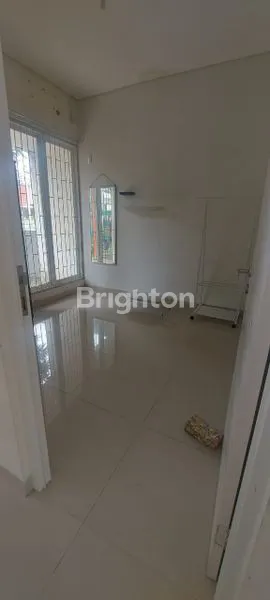 image DISEWAKAN, RUMAH BERSIH TERAWAT KAWASAN CIPUTRA (3)