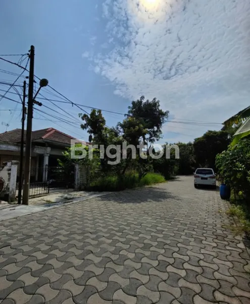 image RUMAH MANYAR INDAH HITUNG TANAH 10 JUTAAN, ROW JALAN 3 MOBIL (8)