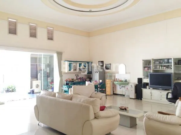 image RUMAH MEWAH DI ARAYA KOTA MALANG HARGA NEGO (3)