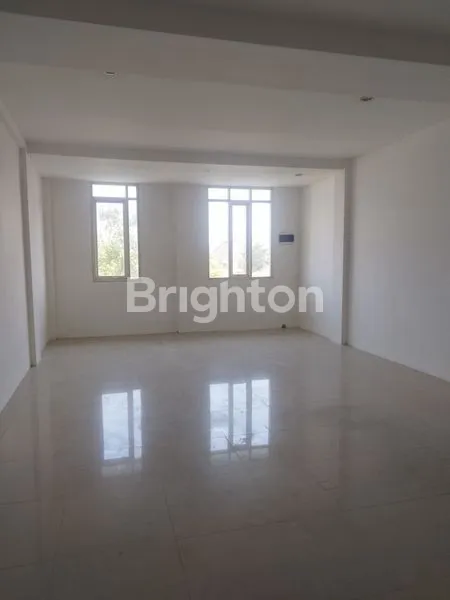 image RUKO PUSAT KOTA KEDIRI 3 LANTAI (4)