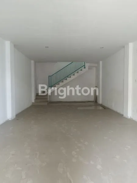 image RUKO PUSAT KOTA KEDIRI 3 LANTAI (6)