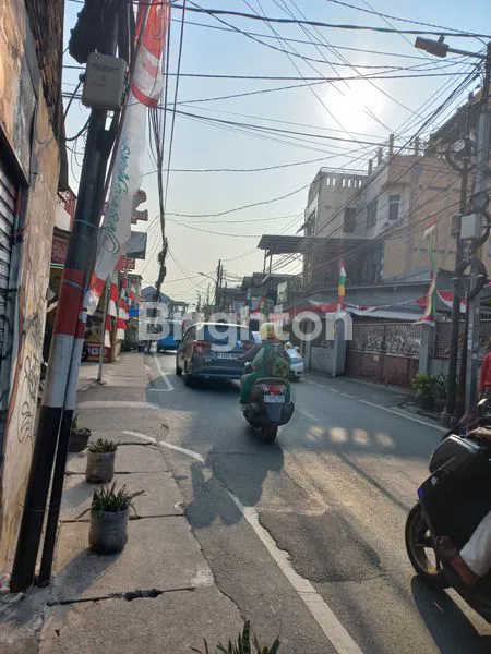 image INVESTASI BAGUS DAN SANGAT MENGUNTUNGAKAN 4 RUMAH DALAM 1 LAHAN UTAN KAYU JAKATTA TIMUR (2)