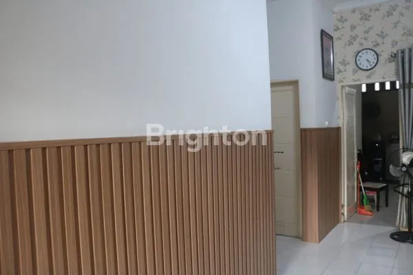 image RUMAH KOMPLEK TAMPAK SPERTIBARU MEDAN JOHOR (6)