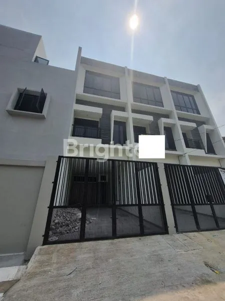 image RUMAH BARU TAMAN RATU (1)