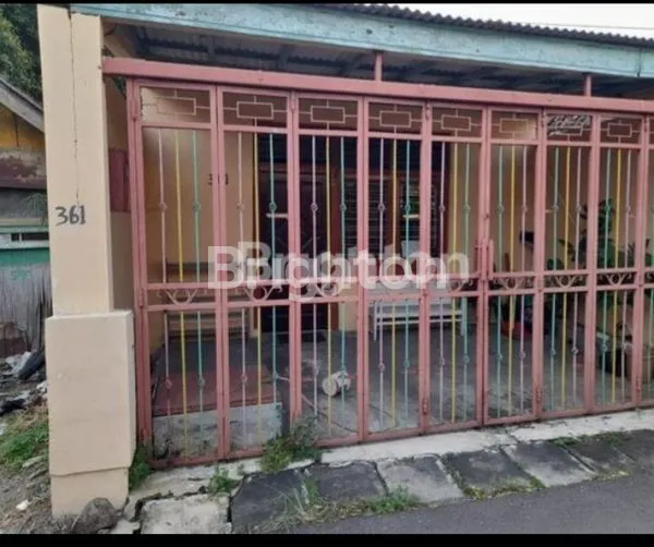 image RUMAH DI TENGAH ĶOTA DI PUSAT PERDAGANGAN (1)