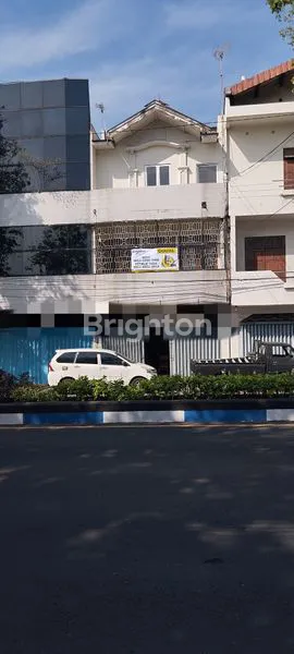 image RUKO 3 LANTAI LOKASI 0 JALAN RAYA PASURUAN KOTA STRATEGIS COCOK UNTUK KANTOR ATAU USAHA (1)
