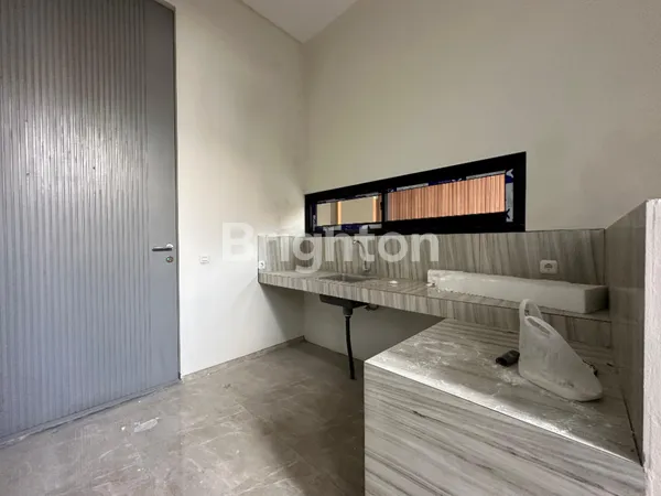 image RUMAH MINIMALIS BARU SELANGKAH DARI CLUBHOUSE WISATA BUKIT MAS DEKAT CITRALAND DAN GRAHA (8)