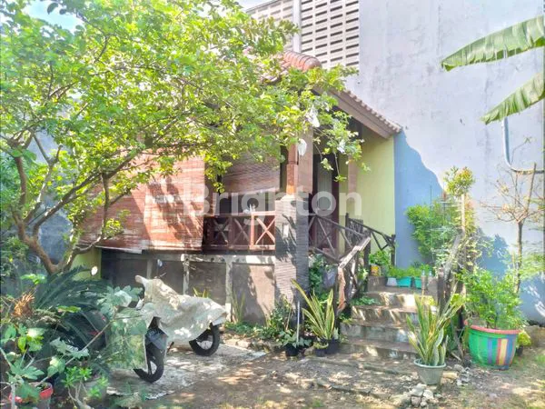 image RUMAH SANGAT STRATEGIS DI TENGAH KOTA GRESIK (6)