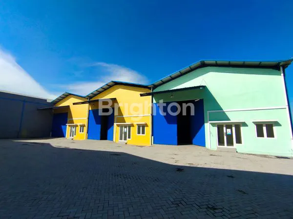 GUDANG SIAP HUNI DI GRESIK UNTUK BISNIS ANDA