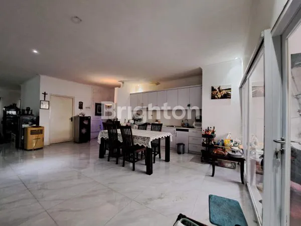 image RUMAH DENGAN HALAMAN LUAS DI PASAR REBO. JAKARTA TIMUR (7)
