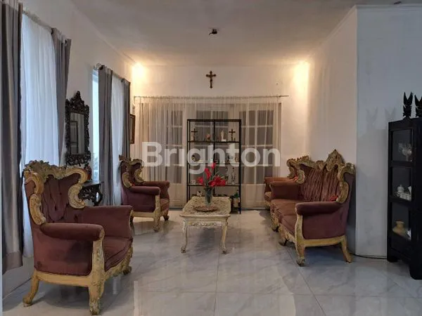 image RUMAH DENGAN HALAMAN LUAS DI PASAR REBO. JAKARTA TIMUR (5)