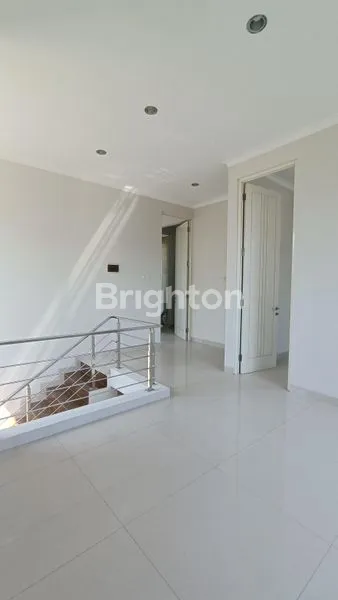 image RUMAH MEWAH SIAP HUNI DI GRAND ISLAND PAKUWON CITY MINIMALIS DEKAT CLUB HOUSE ROW 3 MOBIL BISA KPR (2)