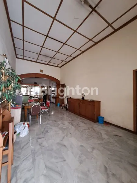 image TURUN 2M!!! DI PUSAT KOTA SURABAYA JALAN THAMRIN 2 KAVLING TANAH BONUS RUMAH KOST,  COCOK UNTUK RESTO, KANTOR, SALON, KLINIK KECANTIKAN, KOST²AN DLL SELANGKAH KE RAYA DARMO TUNJUNGAN PLAZA (5)