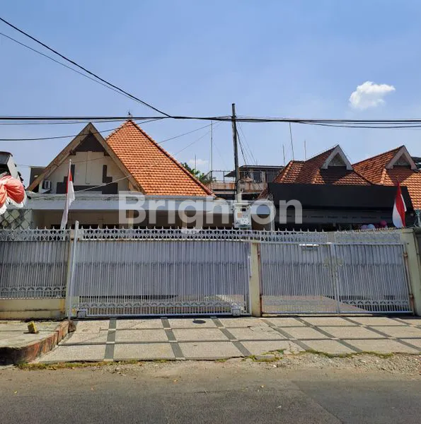image TURUN 2M!!! DI PUSAT KOTA SURABAYA JALAN THAMRIN 2 KAVLING TANAH BONUS RUMAH KOST,  COCOK UNTUK RESTO, KANTOR, SALON, KLINIK KECANTIKAN, KOST²AN DLL SELANGKAH KE RAYA DARMO TUNJUNGAN PLAZA (1)