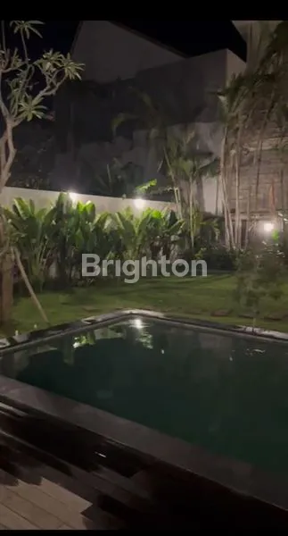 image VILLA EXCLUSIF PETITENGET SIMINYAK LAND SIZE 685M2 SHM LUAS BANGUNAN 300 M2 (4)