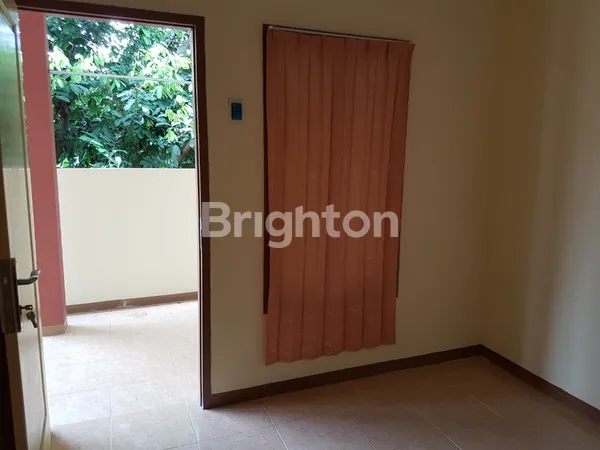 image RUMAH KONTRAKAN DIBAWAH NJOP CIJANTUNG PASAR REBO JAKARTA TIMUR DEKAT MALL GOR CIRACAS KALISARI HARUS TERJUAL TAHUN INI (4)