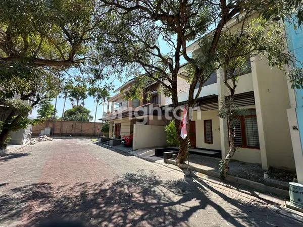 image RUMAH SIAP HUNI FURNISHED STRATEGIS DEKAT PAKUWON MALL SOLOBARU (2)