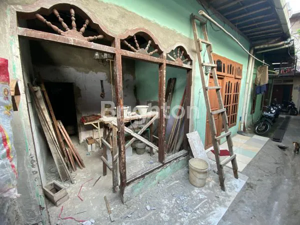 image RUMAH NYAMAN DI GANG TENANG RAWA BEBEK. COCOK UNTUK KELUARGA KECIL YANG MENCARI KETENANGAN. HARGA NEGO! #RUMAHDIJUAL #RAWABEBEK #RUMAHMURAH (2)