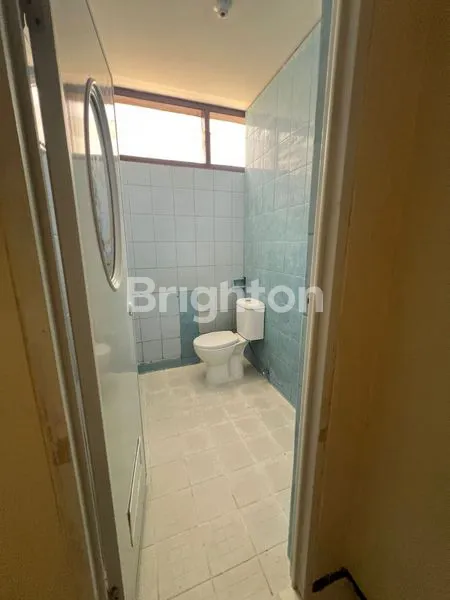 image HUNIAN CANTIK LOKASI STRATEGIS DI TEPI JALAN, AMAN, NYAMAN COCOK UNTUK KANTOR, SEKOLAH  TK, BIMBA , RUMAH TINGGAL (5)