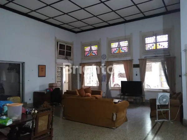 image RUMAH STRATEGIS AREA KOMERSIL DEKAT RAYA DARMO TAMAN BUNGKUL NGAGEL DINOYO DR SOETOMO KARTINI, SERAYU (6)