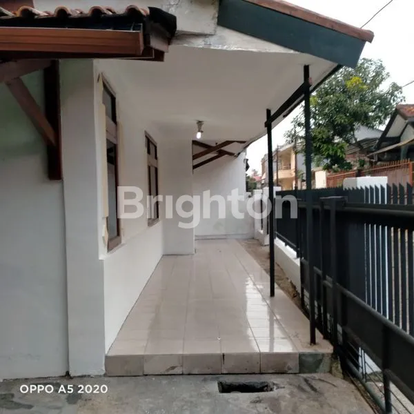 image DIJUAL RUMAH TUA DIHITUNG HANYA TANAHNYA SAJA, DALAM PERUMAHAN SEKELIMUS, SISI JALAN BUAH BATU (TURUN HARGA) (2)