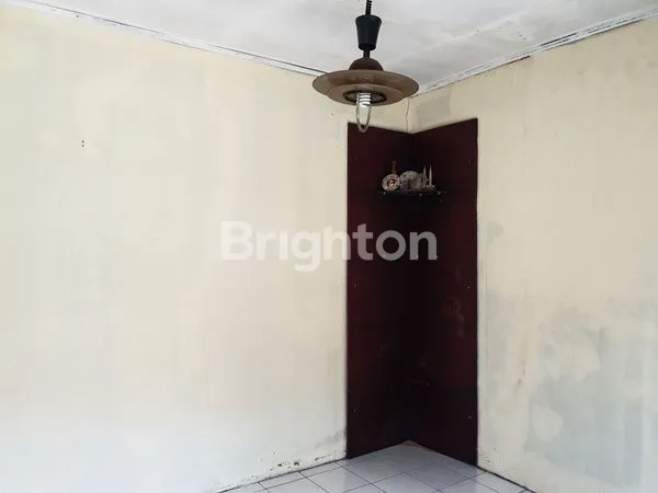 image DIJUAL RUMAH TUA DIHITUNG HANYA TANAHNYA SAJA, DALAM PERUMAHAN SEKELIMUS, SISI JALAN BUAH BATU (TURUN HARGA) (3)