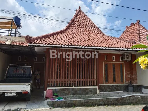 image RUMAH MEWAH DALAM KOMPLEKS PERUMAHAN DI KAWASAN ELIT JOGJA UTARA.PERUMAHAN RIVER PARK JONGKE MLATI.DIKELILINGI HOTEL DAN PERUMAHAN MEWAH HYATT & GOLF, HYARTA, DAMARA, SCH SLEMAN CITY HALL (1)