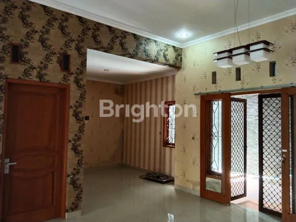 image RUMAH MEWAH DALAM KOMPLEKS PERUMAHAN DI KAWASAN ELIT JOGJA UTARA.PERUMAHAN RIVER PARK JONGKE MLATI.DIKELILINGI HOTEL DAN PERUMAHAN MEWAH HYATT & GOLF, HYARTA, DAMARA, SCH SLEMAN CITY HALL (2)