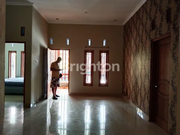 image RUMAH MEWAH DALAM KOMPLEKS PERUMAHAN DI KAWASAN ELIT JOGJA UTARA.PERUMAHAN RIVER PARK JONGKE MLATI.DIKELILINGI HOTEL DAN PERUMAHAN MEWAH HYATT & GOLF, HYARTA, DAMARA, SCH SLEMAN CITY HALL (6)