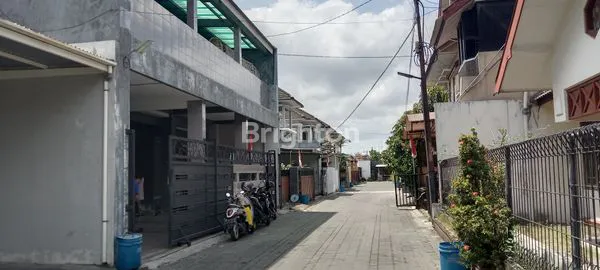 image RUMAH 2LT DALAM PERUMAHAN DEKAT KAMPUS PERTANAHAN (1)