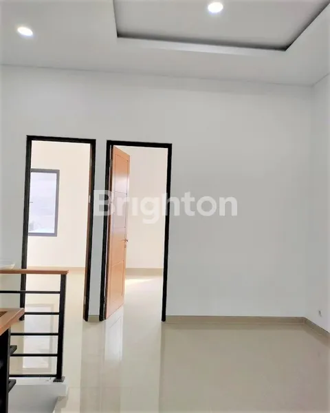 image RMH GRESS 2 LANTAI  DI KLAMPIS SEMOLO DEKAT MANYAR (5)