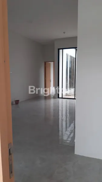 image NEW GRESS 2 LANTAI RUMAH JEMUR ANDAYANI DEKAT SEKOLAH PETRA, RAYA JEMURSARI, A YANI, MARGOREJO, SIWALANKERTO PETRA, TENGGILIS UBAYA, KUTISARI, RUNGKUT (2)